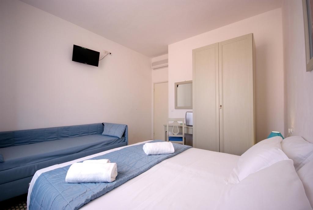 Albergo Dei 10 Colori 프로키오 외부 사진